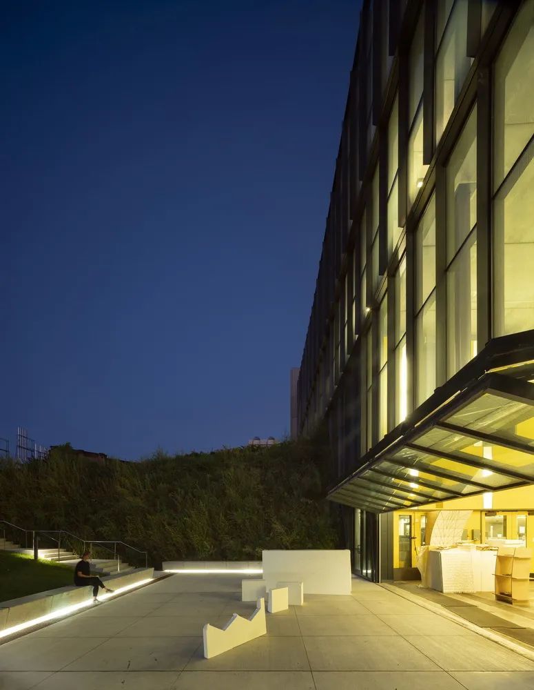 校园公共建筑设计:加拿大多伦多大学 daniels 建筑系馆/案例_腾讯新闻