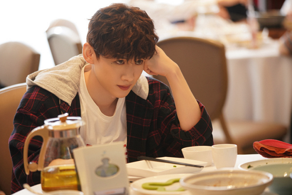 女演员人气排行榜_明星代言人气榜:张艺兴第四,肖战独占俩排名,前五只有一位女星