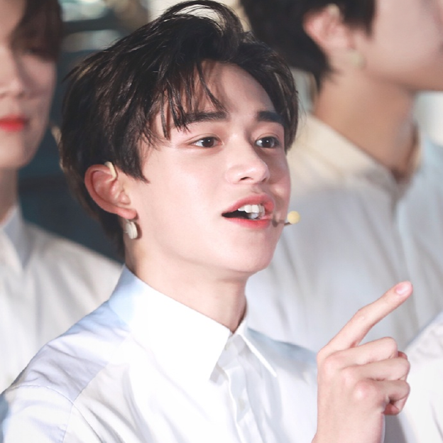 头像壁纸黄旭熙梦想一定要多梦想越多人生越精彩