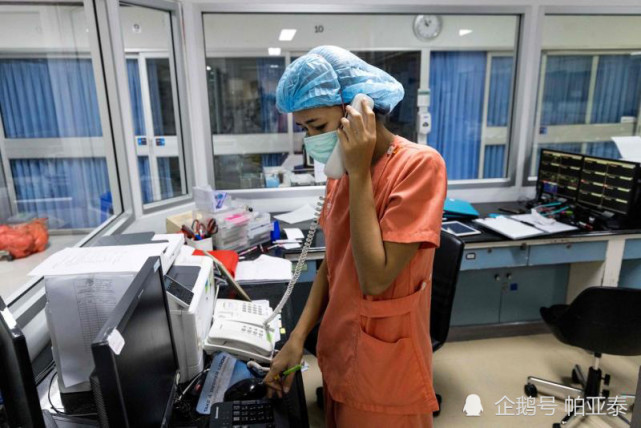 泰国自今年4月暴发第三波疫情至今已有超过500名医护人员确诊冠病.