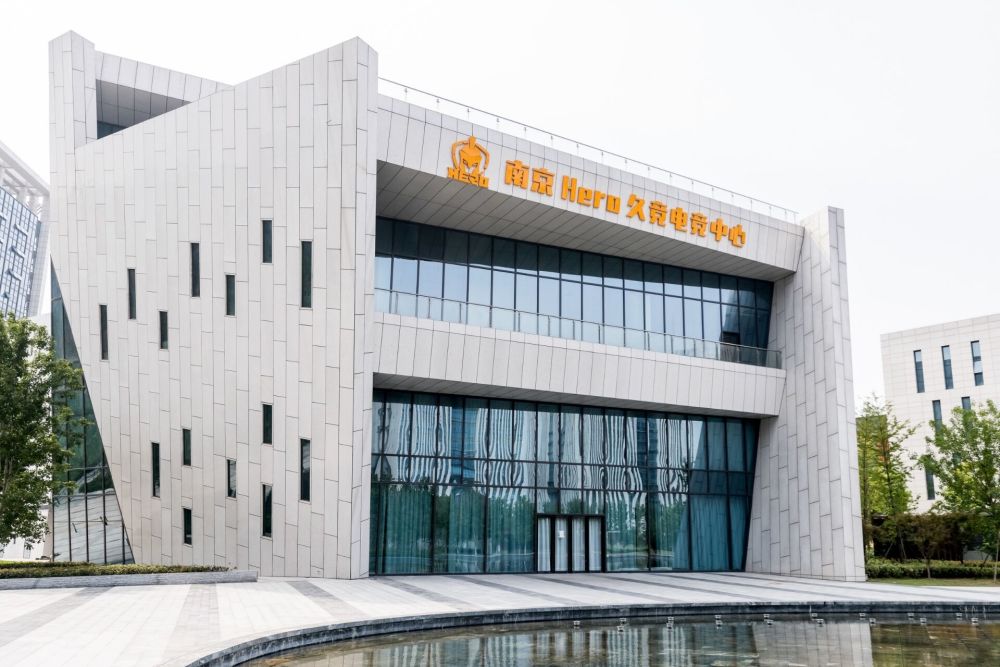 ag第三轮到处跑,粉丝看不下去了,主场什么时候建好?爱思:再等等