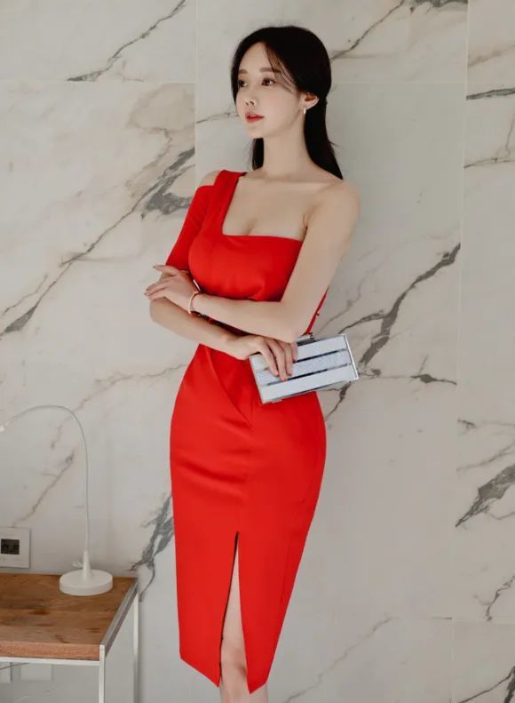 美图欣赏:孙允珠,波斯尼亚焰火红宝石夜宴礼裙