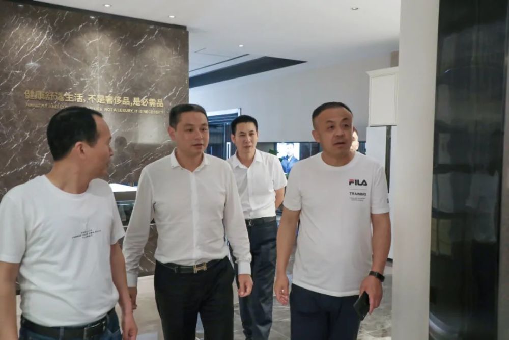 大咖来访丨榆林市金华房地产王伟董事长莅临百能不锈钢橱柜
