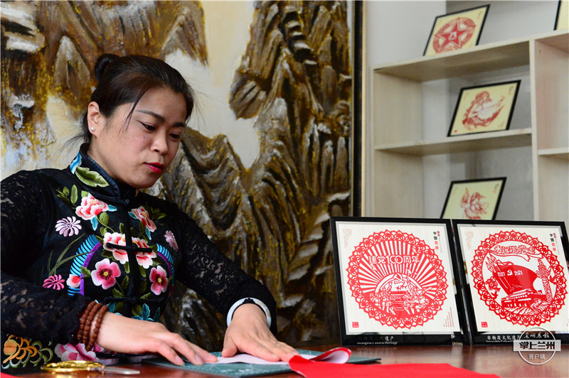 70后剪纸艺人杨树珍 一双巧手"雕刻"红色记忆