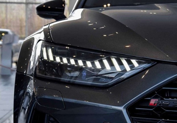 0t引擎 激光矩阵大灯!奥迪rs7进店实拍,新造型战斗气息浓郁!