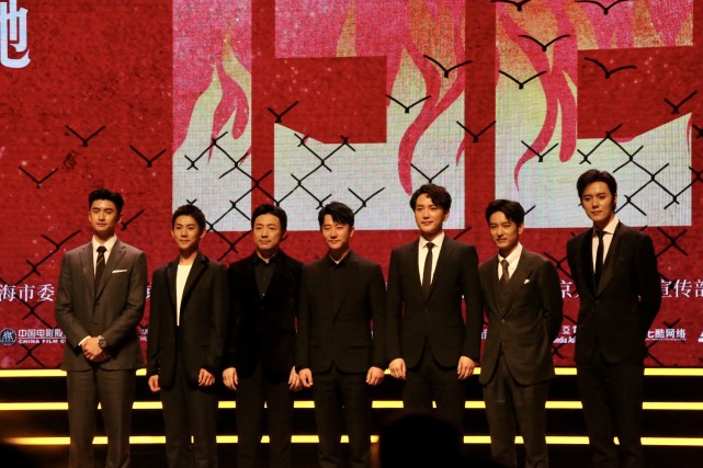 还是自己饰演的许德珩,以及邓中夏,罗章龙等率先觉醒的年轻人,都是在