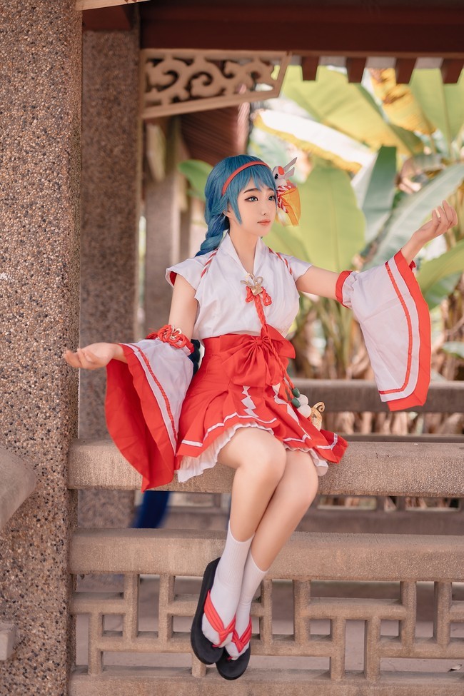 王者荣耀cos:小姐姐守望着天空,大海,和你的回忆