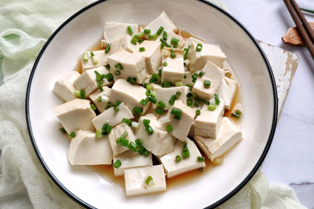 简单好吃的凉拌豆腐怎么做「最简单的家常凉拌豆腐做法是什么?」