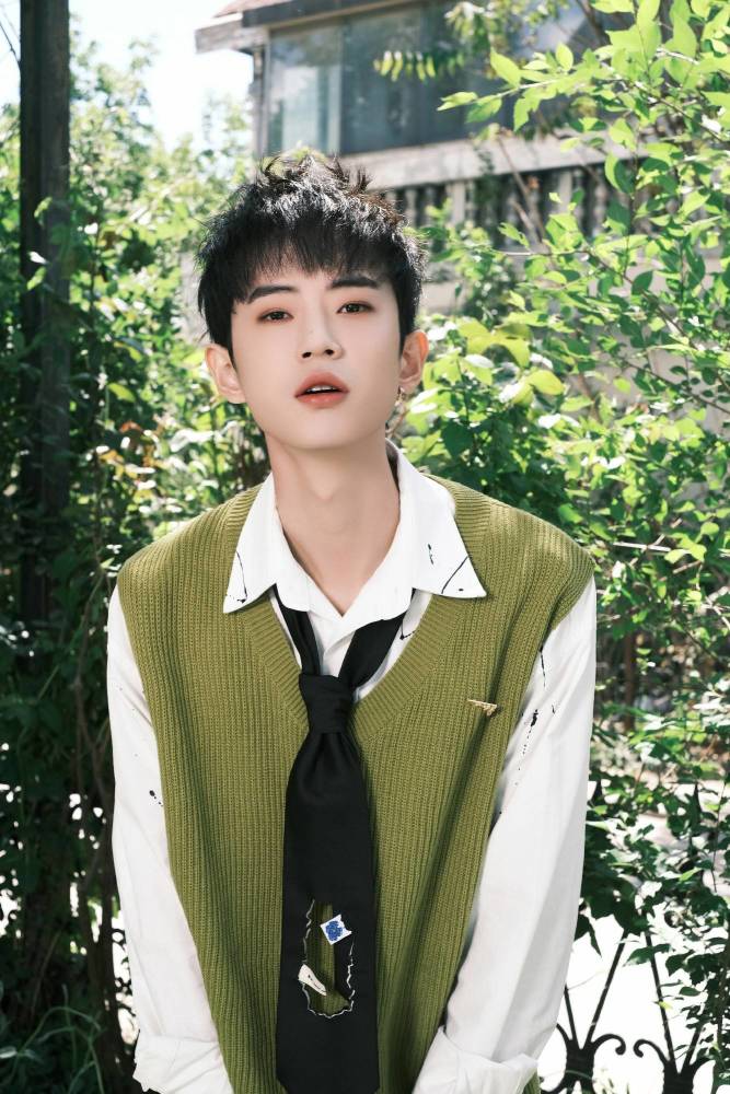 黄新淳新歌《run away》今日上线 声线温柔磁性动人