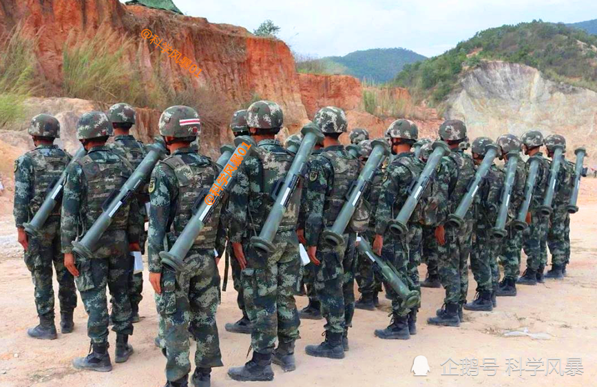 火力不足恐惧症基本治愈,人手一具火箭筒,炊事班也不例外