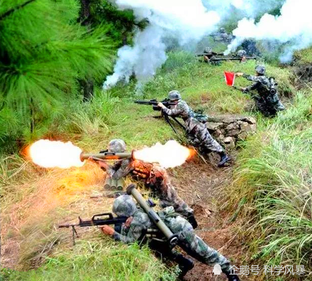 火力不足恐惧症基本治愈人手一具火箭筒炊事班也不例外