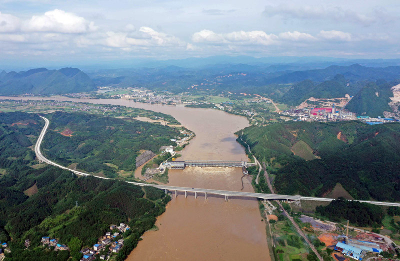 珠江上游广西融江浮石水电站泄洪度汛