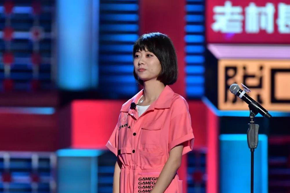 女相声演员数量少且知名度低杨笠小鹿等女脱口秀演员却风头正劲