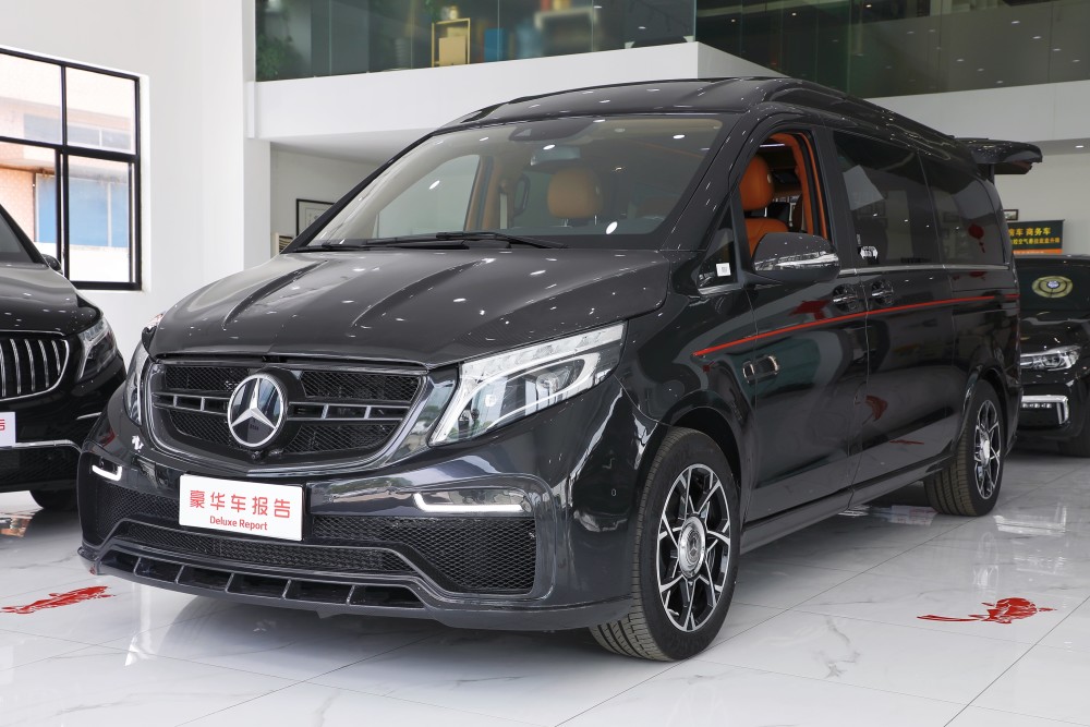 100多万买奔驰7座商务车,除了全车碳纤维到底好在哪?看完就懂!