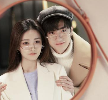 又一对恋情曝光!李浩菲付伟伦街头热吻,网友:这是在拍偶像剧?