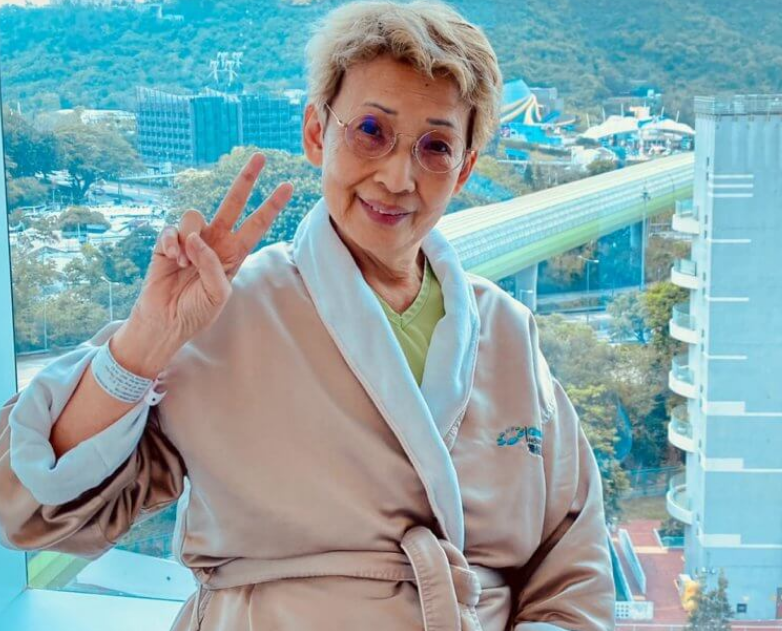 又一老戏骨传病讯74岁冯素波患大肠腺瘤入院手术腹部开3个孔