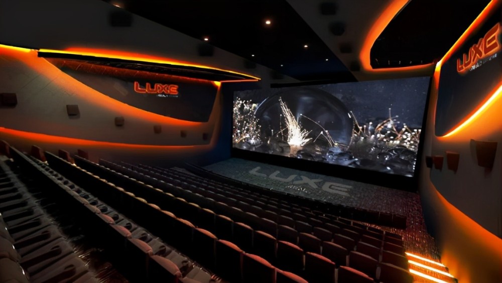 luxe巨幕厅很大程度上能为此解决这一问题,给观众带来不错的体验.
