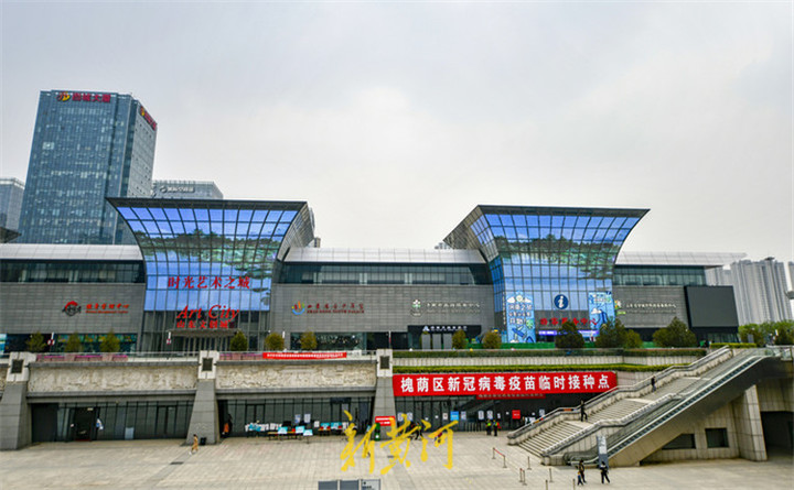 济南西站东广场亮化升级六鼎联动打造灯光秀