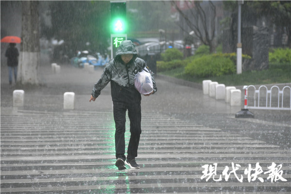 雷聲滾滾,大雨傾盆!你被淋溼了嗎?