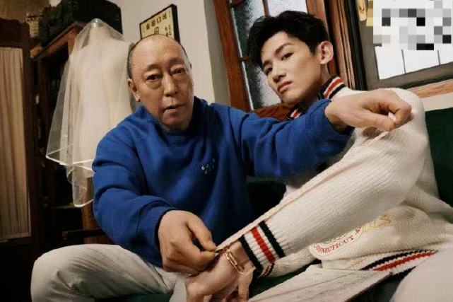 八零九零中侯老一心想找老伴胡梦成为了网红