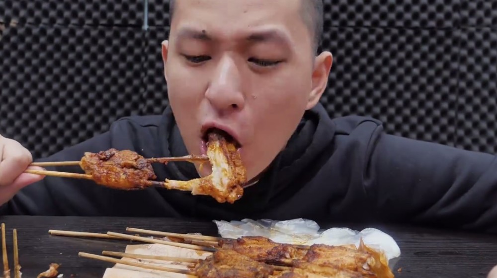 up主敬汉卿持续掉粉转型失败后疯狂恰饭不作死就没人看