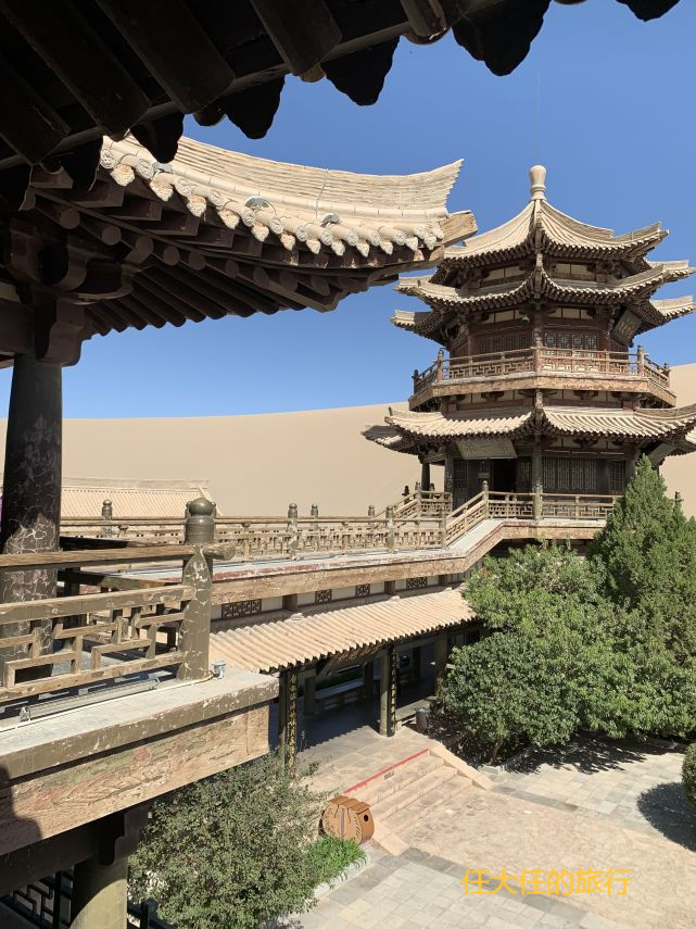 坐在这里什么都不用做,听风述说着过往,听沙子在从过往翻腾到现在