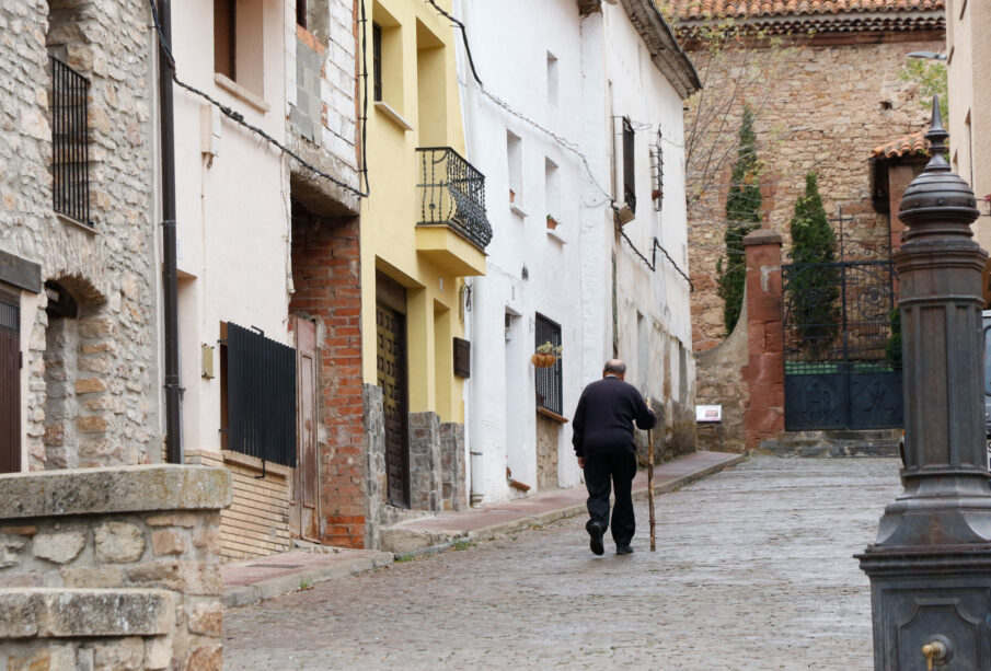 人口焦虑全球泛滥 西班牙立法反对人口减少 意大利推1元买房 腾讯新闻