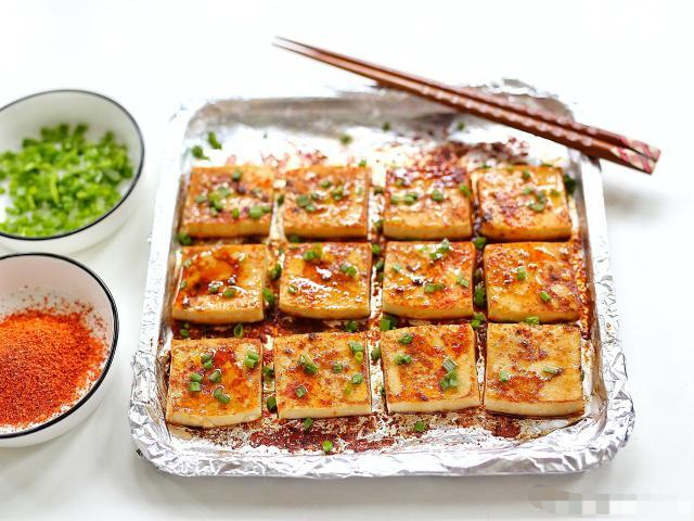 千叶豆腐这做法比炒着吃香多了夏日啤酒的好搭档你也来试试