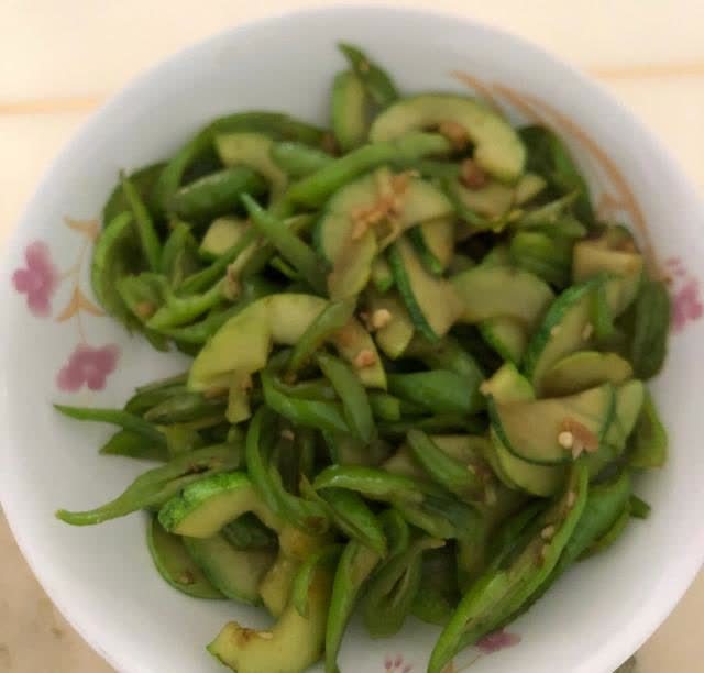 青椒炒黄瓜,脆嫩爽口_腾讯新闻