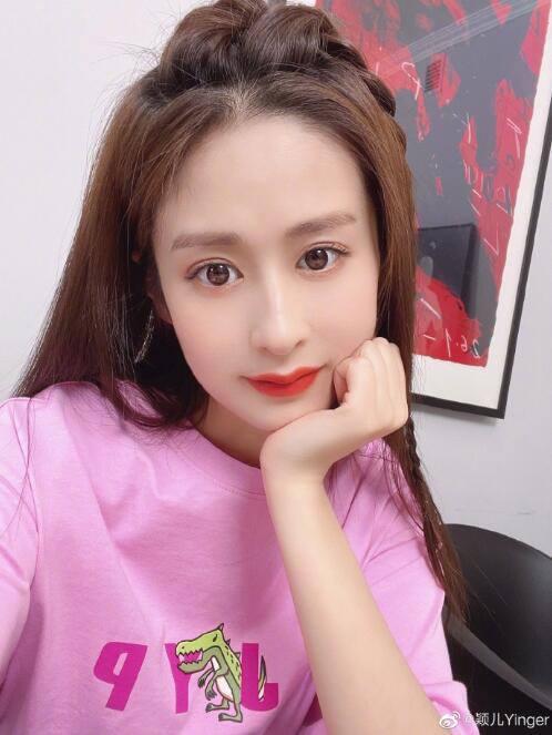 演员颖儿介绍自己角色蜕变 新作中饰演全职太太