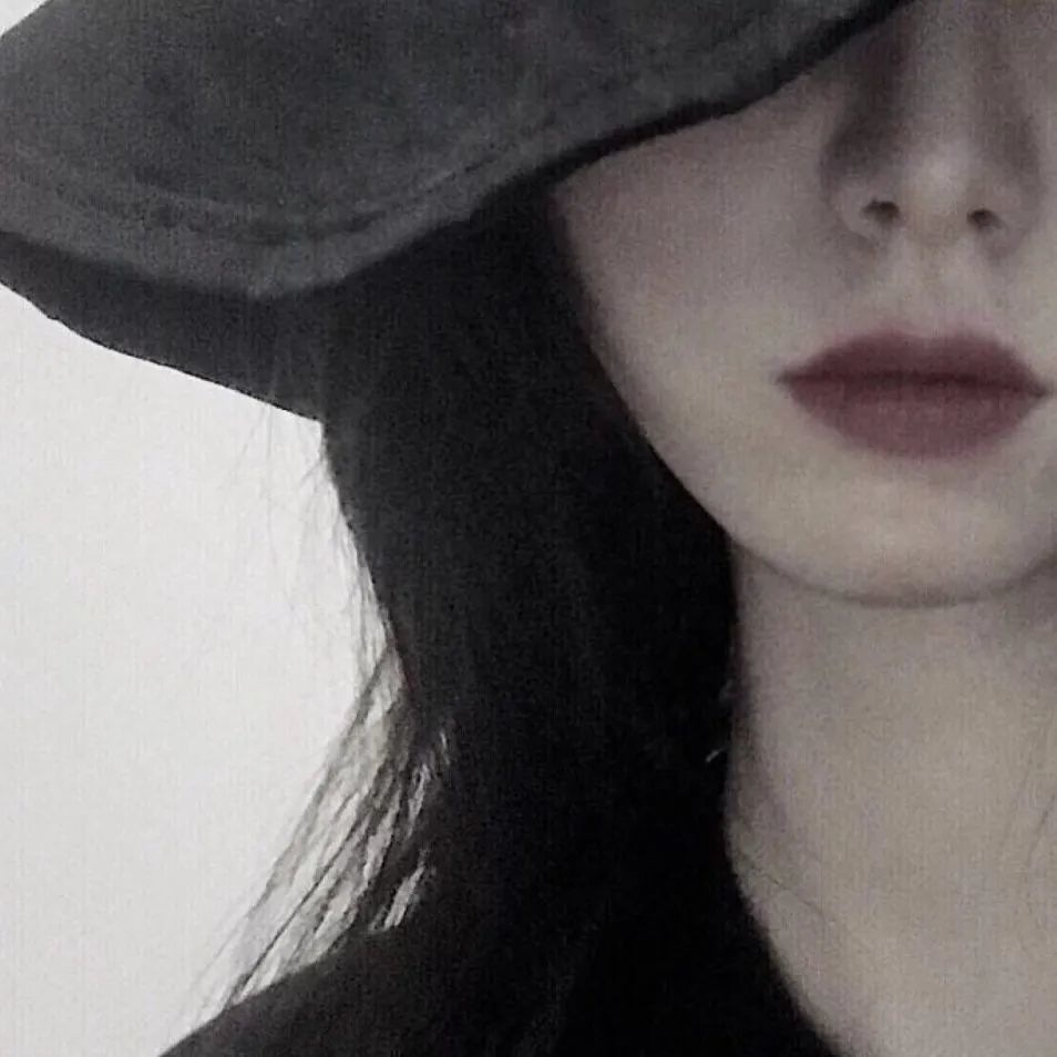 真人女生头像你眼中倒映的星河烂漫是我不曾见过的世外桃园