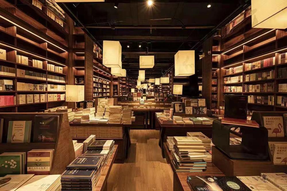 武汉百年步行街因它焕新上海三联书店华中首店开业