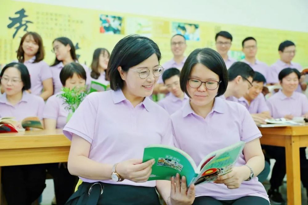上海市毓秀学校校长周秀芳:点亮心灯 做更好的自己_腾讯新闻