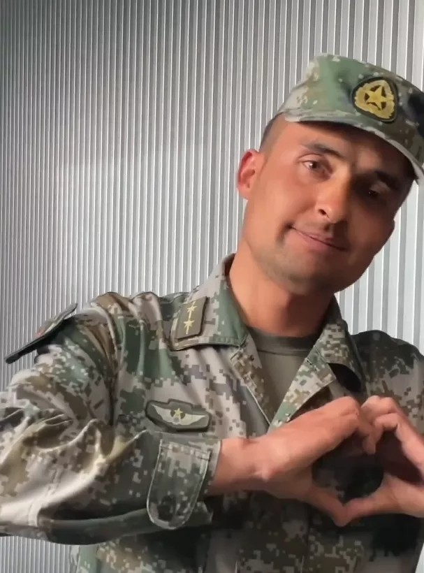 这么多大胡子中尉你熟悉哪一个