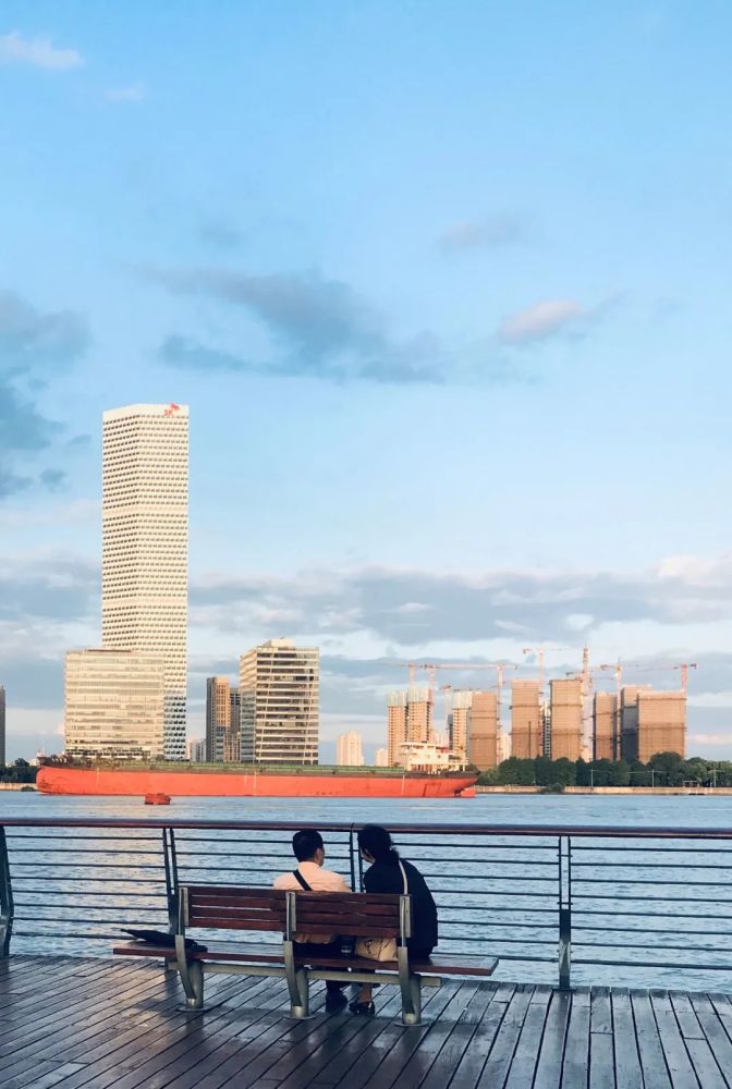 上海多少人口_中国西南一城市,面积大过13个上海5个北京,人口数量全国第一!