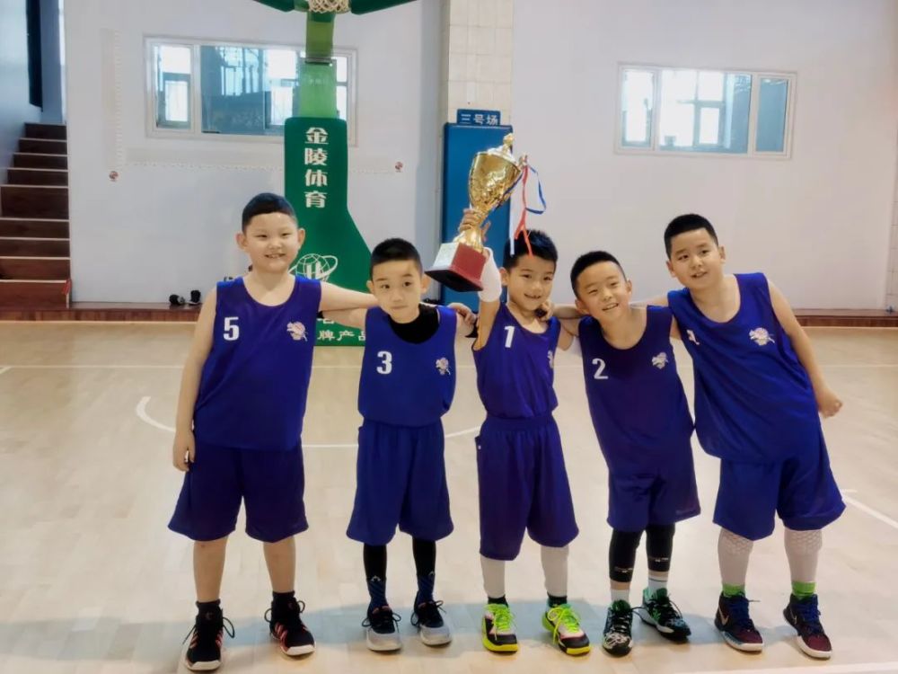 我奥篮球app全程直播!