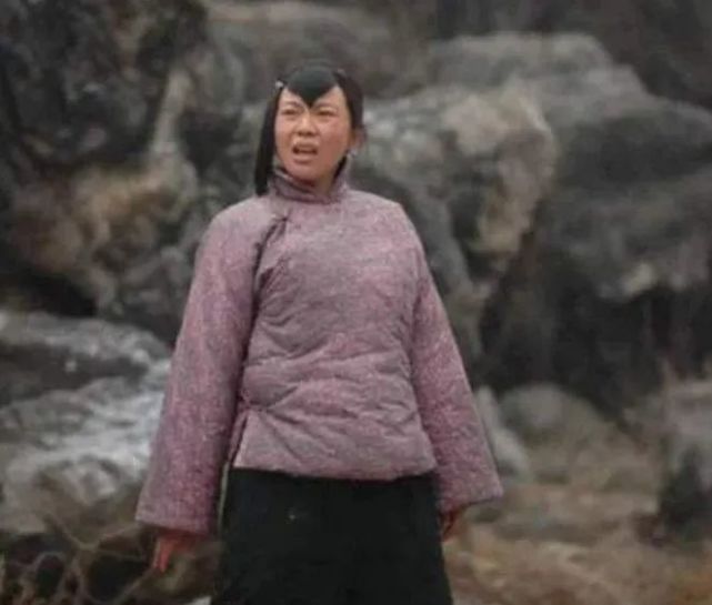 生养,瞧着有来自土地的魅力",也有赤裸裸的嘲讽:"老土","土肥圆大妈"