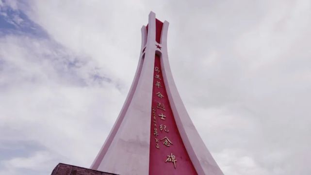 耸立在罗布泊的这座纪念碑是无数像程开甲,林俊德一样为"两弹一星"