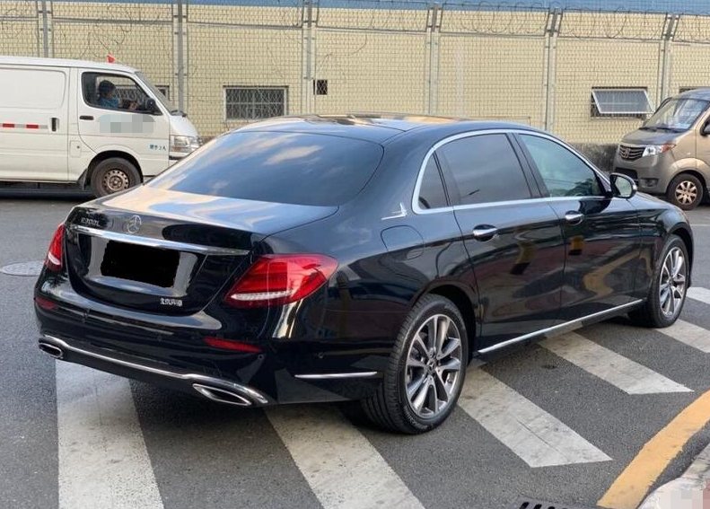 45万落地奔驰e300l,再开朋友捷豹xfl,车主感慨:差距明显!