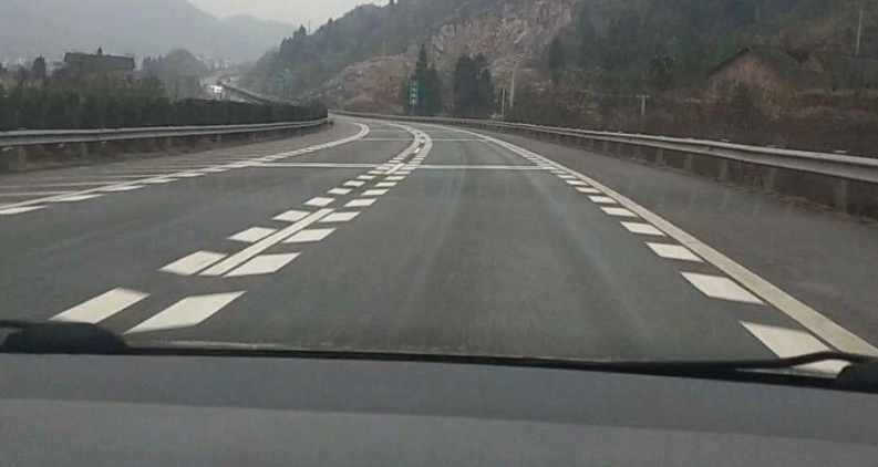 高速公路上标线大全图片