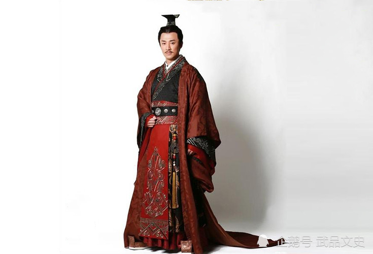 古代贵族衣裙拖地,为何不怕弄脏?原来是贫穷限制了我们的想象力