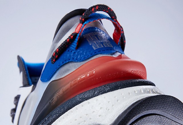 李宁超越5代棉花糖跑鞋不仅有男款配色还有女款配色