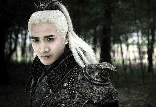 神州奇侠》外传《血河车》的男主角,一身武功兼集中原第一奇侠萧秋水