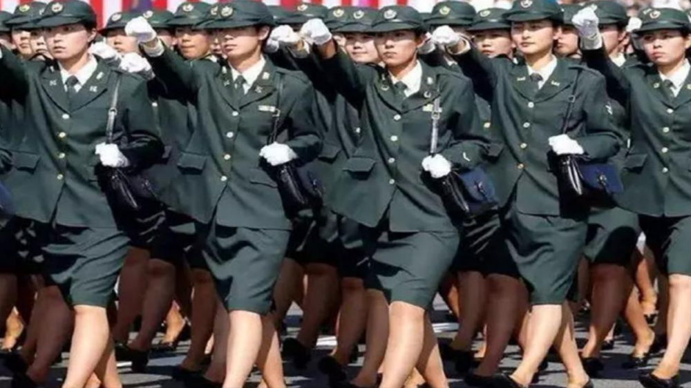 日本自衛隊為女軍人制作專用的孕婦軍裝真是人性化制度嗎