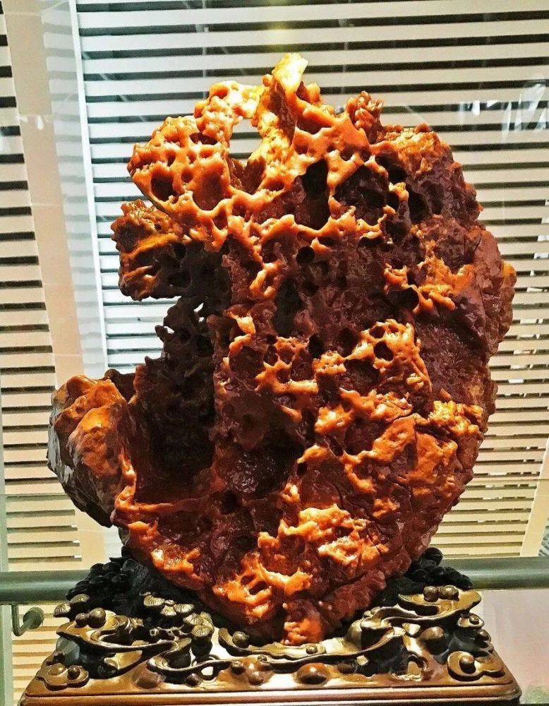 奇石的价格是交易出来的,好石头交易的次数越多越值钱