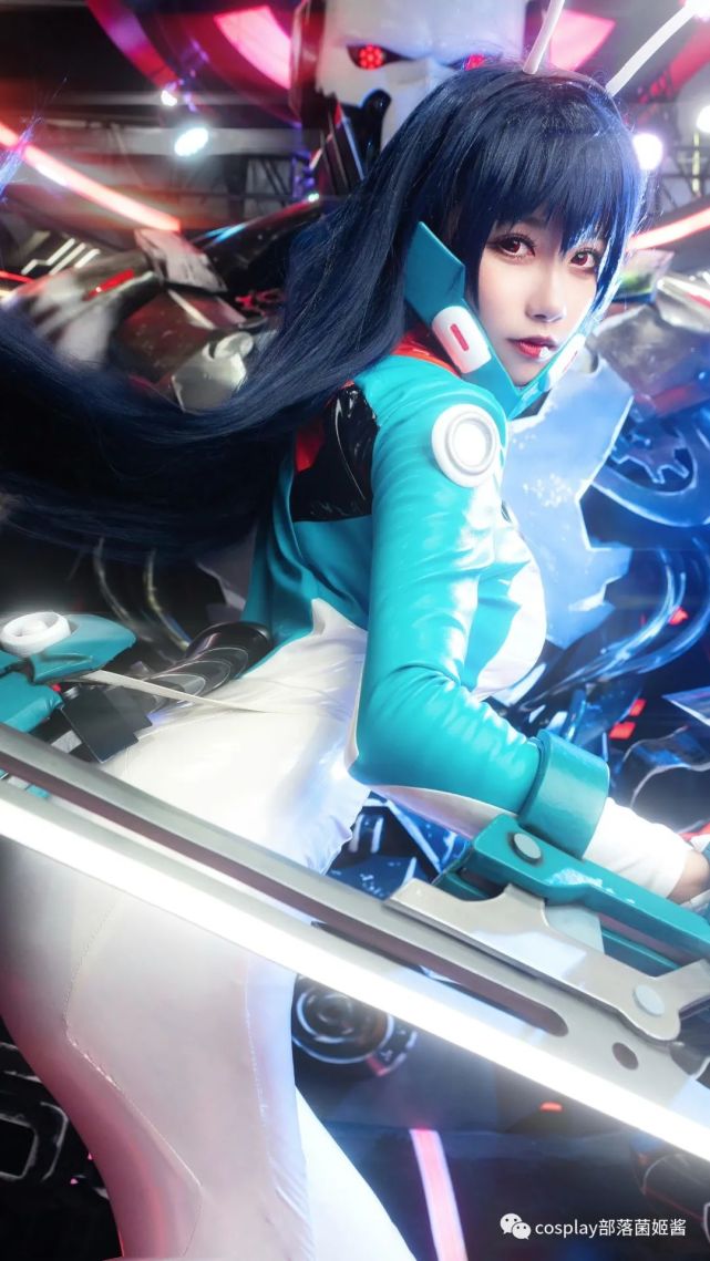 cos二次元cos大赏雏蜂深渊天使白桦momoko葵葵