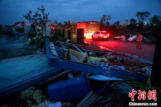 武汉蔡甸区突发9级龙卷风已致6人死亡