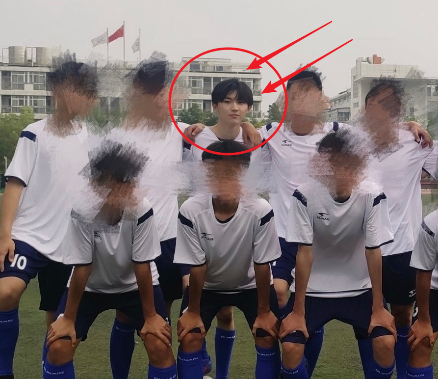 马嘉祺素颜照片被疯传:离开精修妆容后,这才是18岁该有的样子 - 265