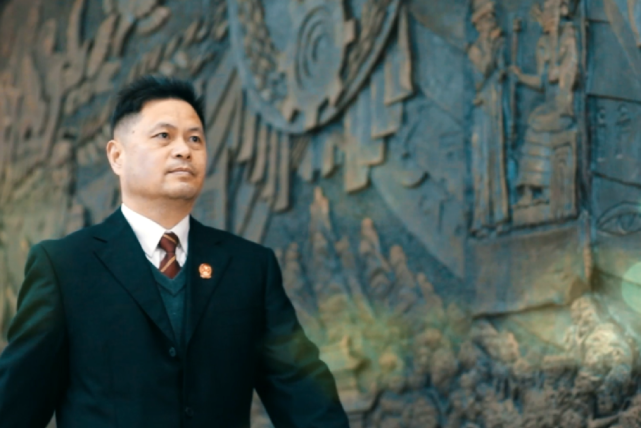 榜样力量|曾辉:天平只有始终如一的公平,才能换来始终如一的信任