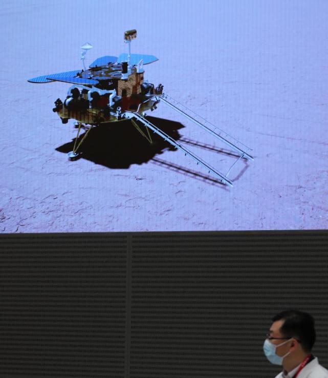 祝融号火星车顺利发回遥测信号我国首次火星探测任务着陆火星成功